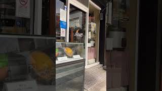 윙슈트를 장착한 어느 식당 문지기의 하루.